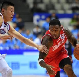 Darius Adams renovará con los Qingdao Eagles