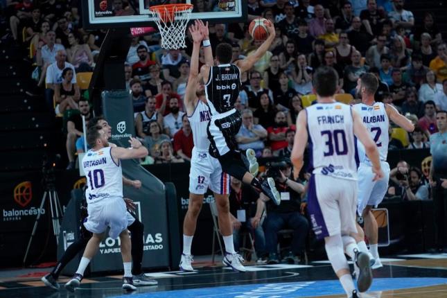 La caldera de Miribilla lleva al RETAbet Bilbao a la final (75-68)
