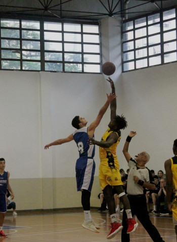 Gran igualdad en el encuentro inaugural del ‘XXIII Fred Olsen Express U18 International Basketball Tournament’