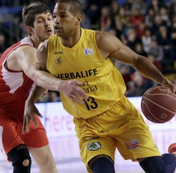 Sudor y esfuerzo del Herbalife para ganar en Manresa (70-78)