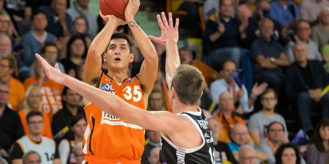 Derek Willis apunta al BAXI Manresa