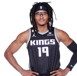 Los Sacramento Kings asignan a Chima Moneke a su vinculado en la G-League