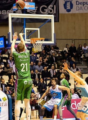Al Monbus Obradoiro se le hace muy largo el partido (91-97)