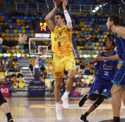El Gran Canaria recibe a Baxi Manresa en un partido clave en la carrera copera