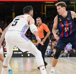 El Barça asesta el primer golpe en un Palau entregado a los suyos (97-88) [1-0]