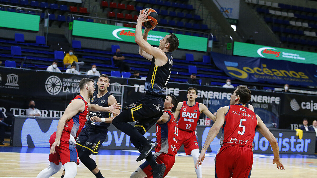 La ACB y la FEB negocian el que haya un tercer extranjero la próxima campaña