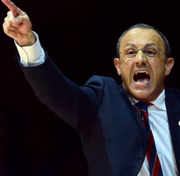 Charlotte Hornets está interesado en Ettore Messina como entrenador jefe
