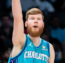 Davis Bertans, en la órbita de los Philadelphia Sixers
