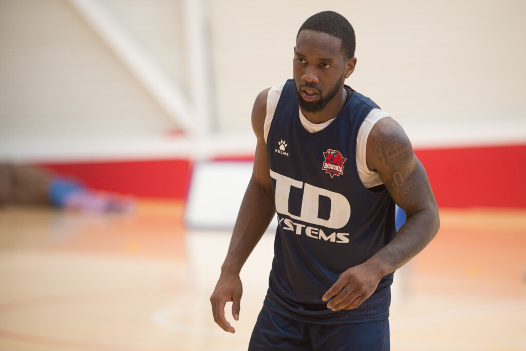 Khadeen Carrington se desvincula de TD Systems Baskonia