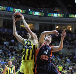 Derrota del Valencia Basket en un peleado encuentro en Estambul (79-66)