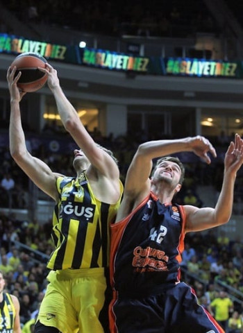 Derrota del Valencia Basket en un peleado encuentro en Estambul (79-66)