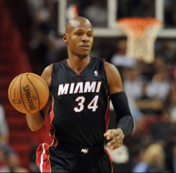 Veteranos como Ray Allen, Perkins y Chalmers, suenan para los Warriors