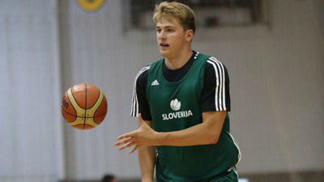 Doncic ya ejerce de estrella en Eslovenia