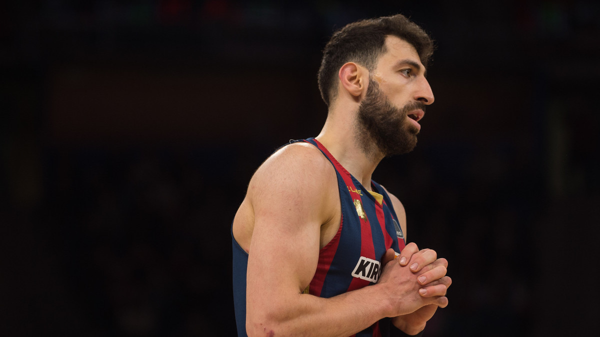 El Baskonia remonta y tras dos prórrogas, vence al Fuenlabrada (92-98)