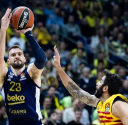 Fenerbahce detiene el intento de remontada del Barça, 88-74