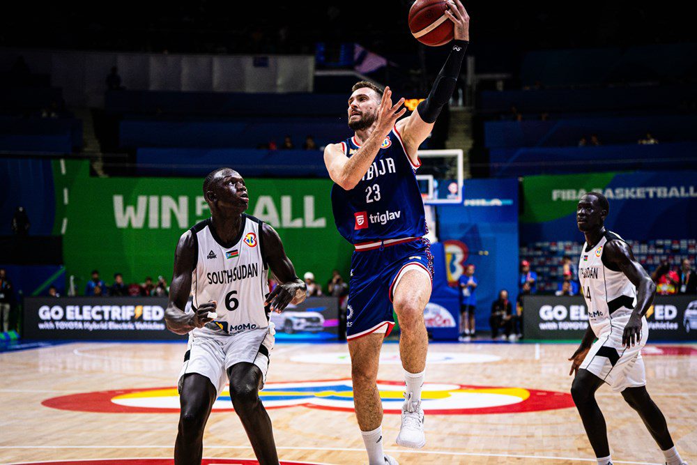 Serbia derrota a Sudán del Sur con una exhibición de triples (115-83)