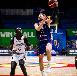 Serbia derrota a Sudán del Sur con una exhibición de triples (115-83)