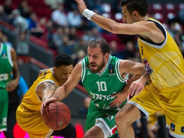 Fenerbahçe arrasa, y ya son solo tres los invictos en las ligas europeas