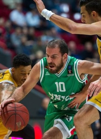 Fenerbahçe arrasa, y ya son solo tres los invictos en las ligas europeas