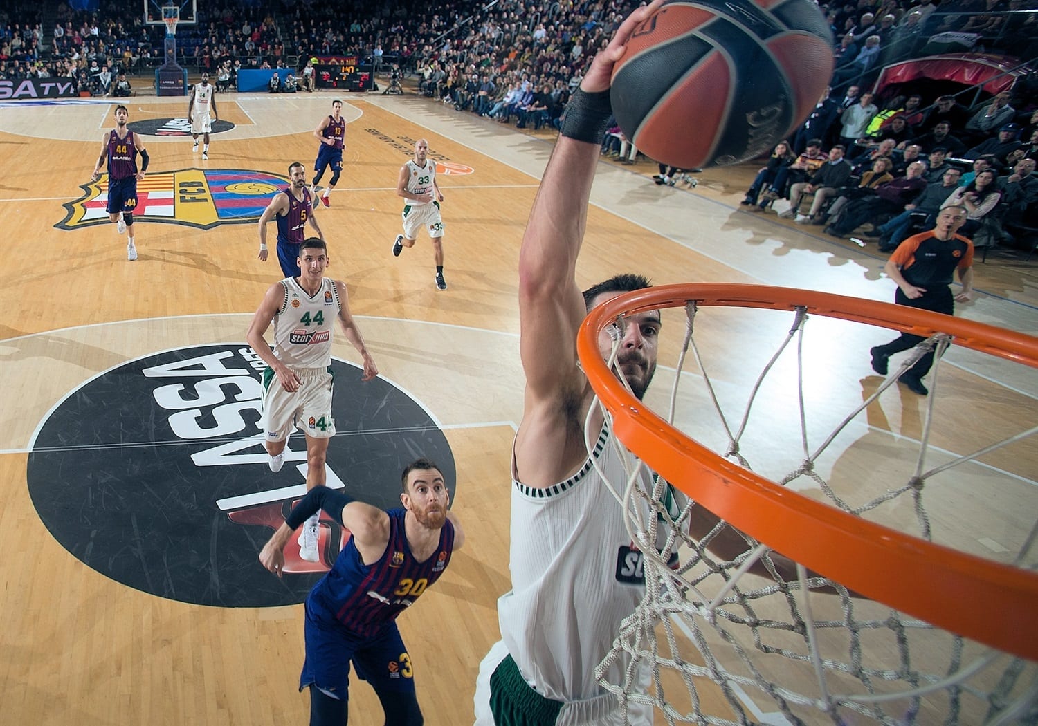 Victoria trabajada pero sin titubeos del FC Barcelona ante Panathinaikos (79-68)