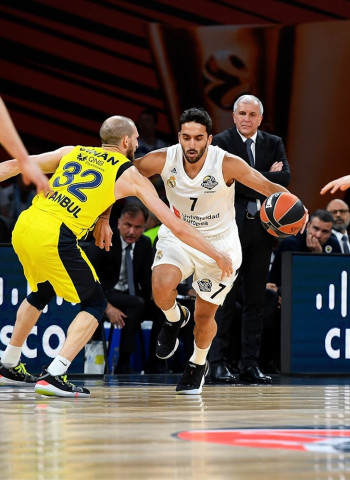 Un Campazzo de récord y Ayón llevan en volandas al Real Madrid (75-94)