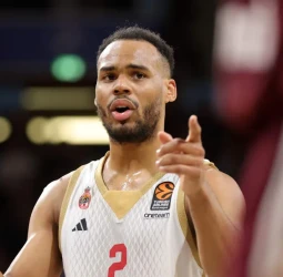 AS Monaco suspende a Elie Okobo