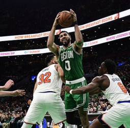Jayson Tatum lidera a los Celtics en una solvente victoria sobre los Knicks, 118-105