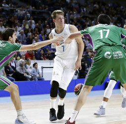 El mejor Unicaja del curso pone a prueba a Real Madrid, vigente campeón