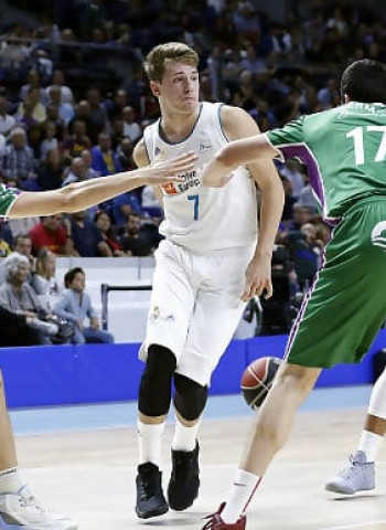 El mejor Unicaja del curso pone a prueba a Real Madrid, vigente campeón