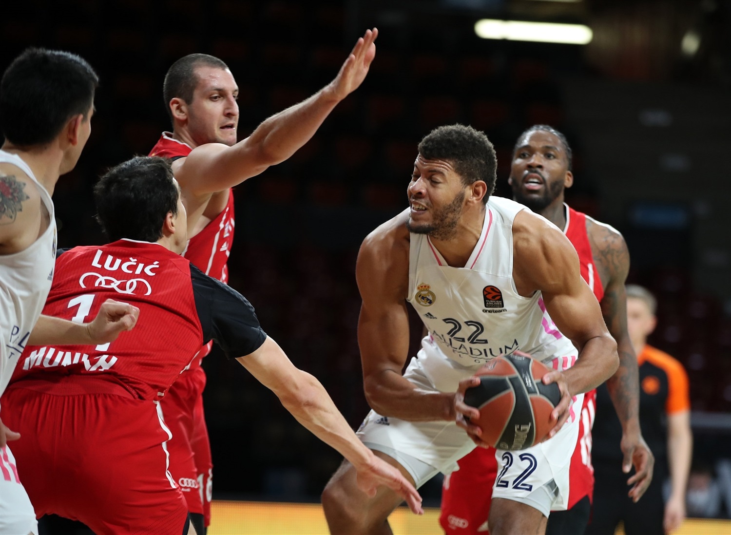 El Real Madrid vence al Bayern Múnich en la prórroga (76-81)