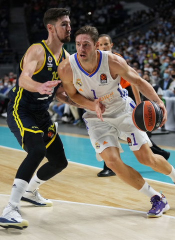 Remontada y victoria del Real Madrid en el último minuto ante el Fenerbahçe (70-69)