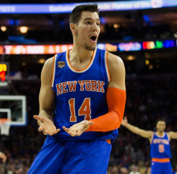 Varias franquicias esperan la decisión de los Knicks por Willy Hernángomez