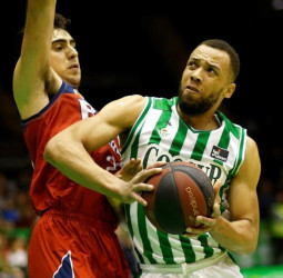 Demitrius Conger deja de ser jugador del Coosur Real Betis