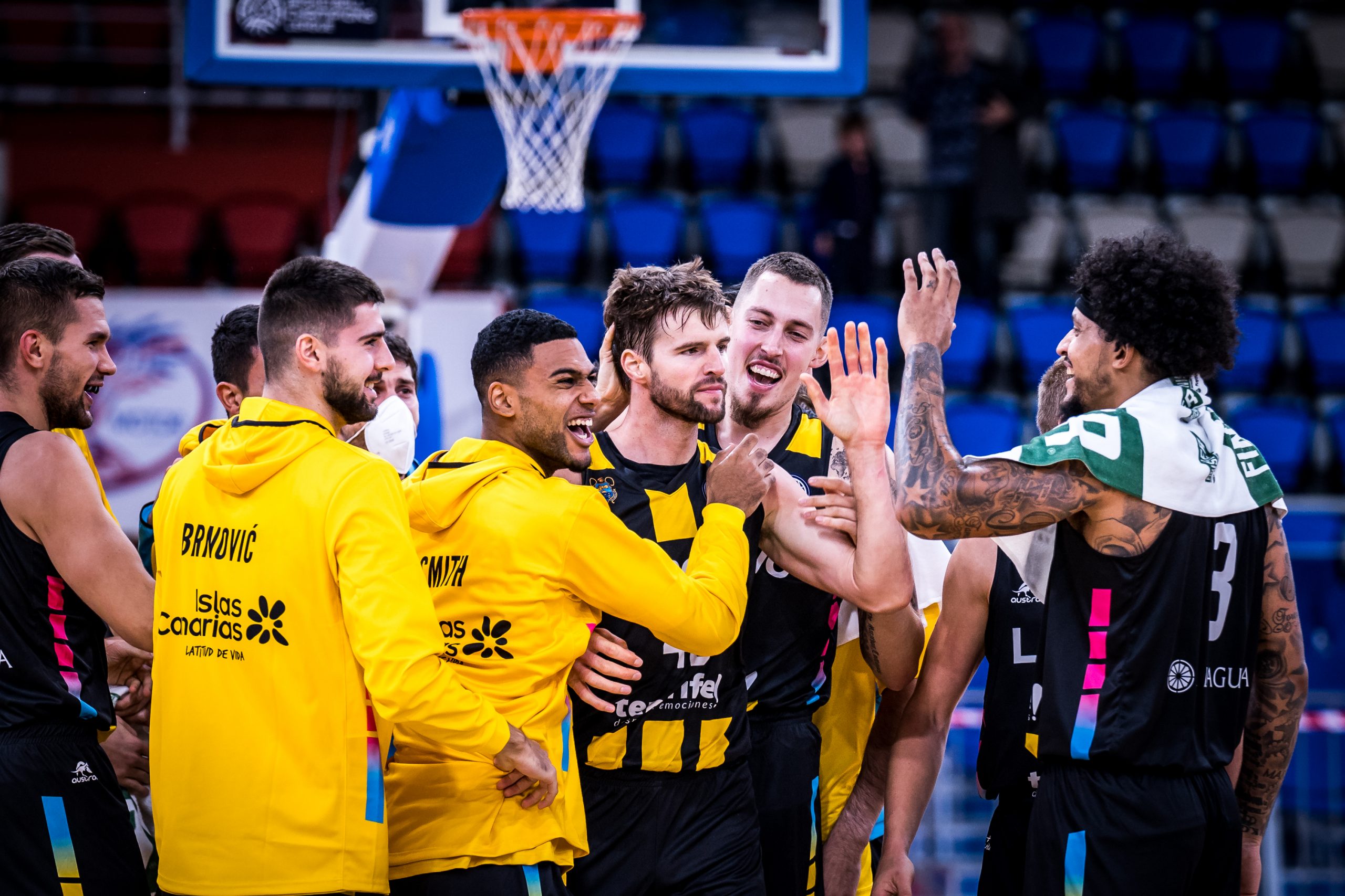 El Lenovo Tenerife suma un valioso triunfo sobre la bocina (70-73)