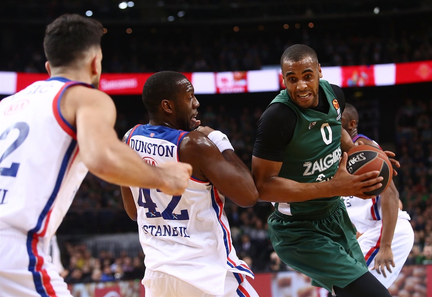 El Anadolu Efes se pasea por Kaunas (58-79)