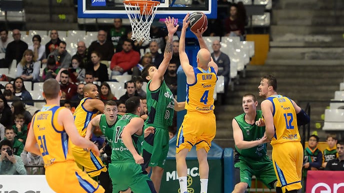 El Joventut rompe su racha negativa con una victoria disputadísima ante Herbalife Gran Canaria (92-91)