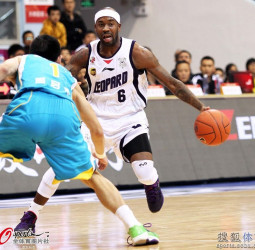 El Besiktas negocia con Bobby Brown