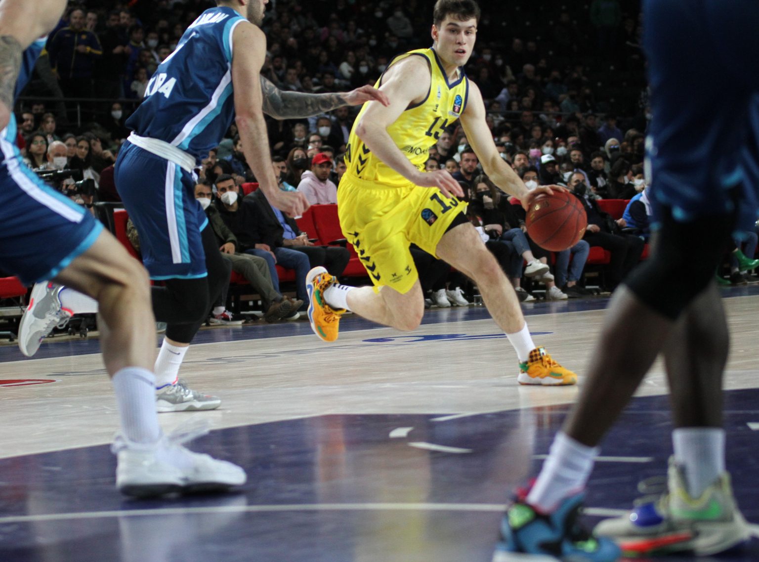 Gran victoria en Ankara del Morabanc Andorra (76-83)