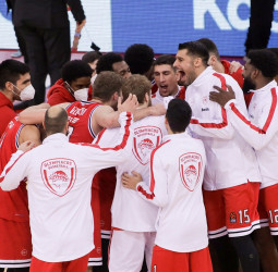 La EuroLeague reconoce el error arbitral en la última jugada del Olympiacos vs Bayern Munich
