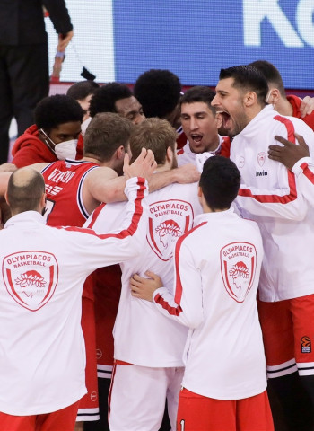 La EuroLeague reconoce el error arbitral en la última jugada del Olympiacos vs Bayern Munich