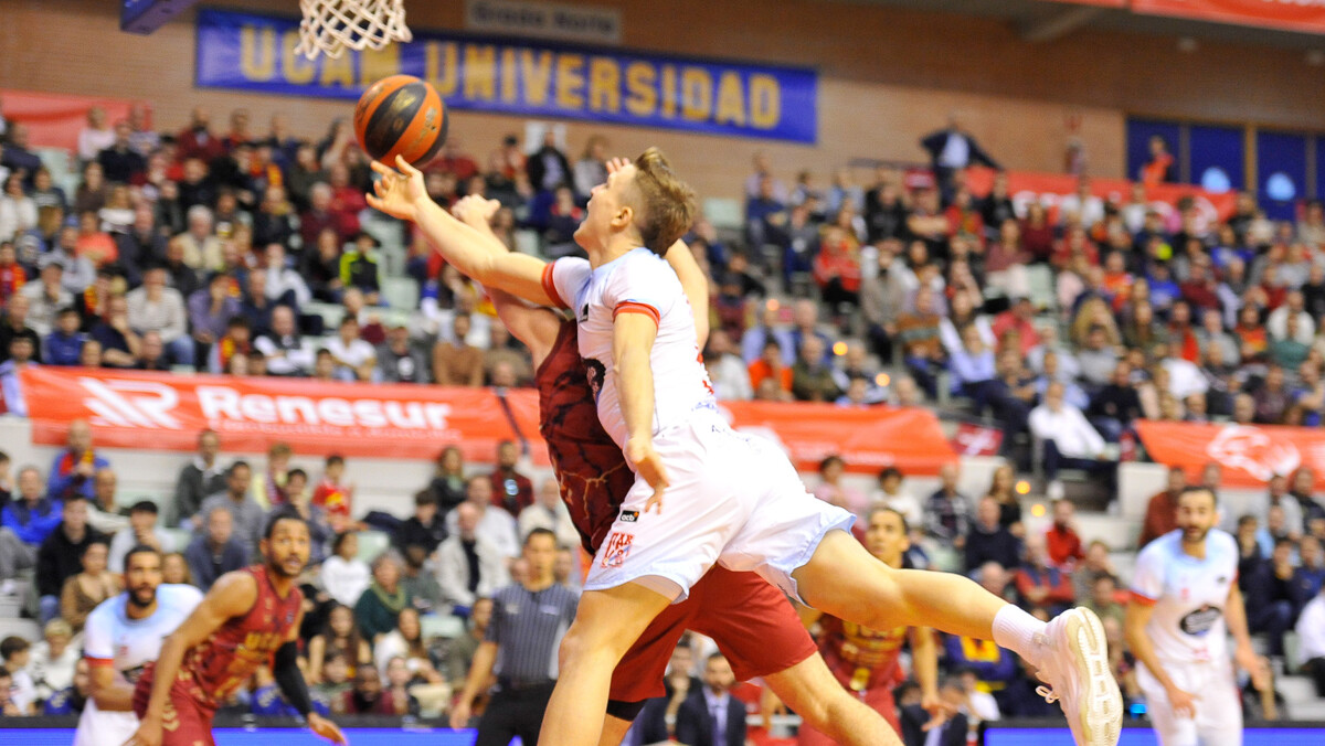 El Monbus Obradoiro se reencuentra con la victoria en Murcia (80-84)