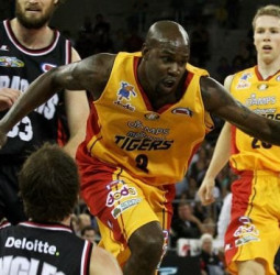 El ex Obradoiro Ebi Ere vuelve a Europa de la mano del Nancy francés