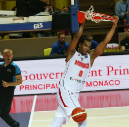Zalgiris llega a un acuerdo con el pívot Brandon Davies