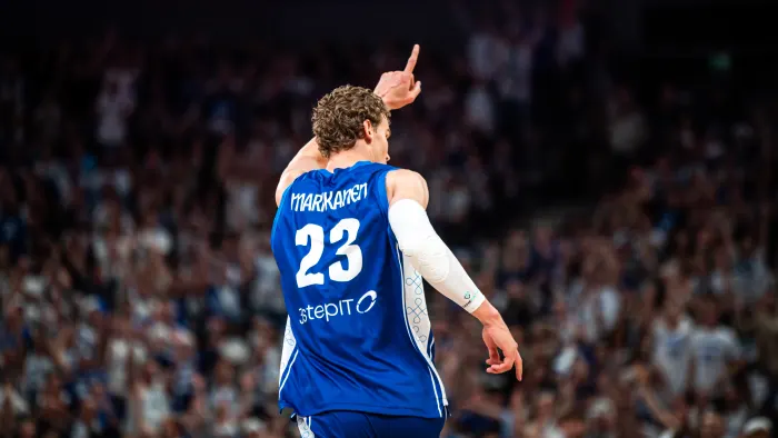 Finlandia sobrevive al pulso nórdico gracias a un gigante Markkanen, 93-90