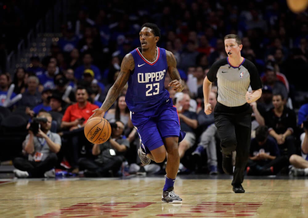 Lou Williams logra 31 puntos y 10 recuperaciones, desde Jordan nadie lo había logrado