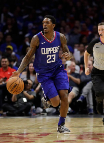 Lou Williams logra 31 puntos y 10 recuperaciones, desde Jordan nadie lo había logrado
