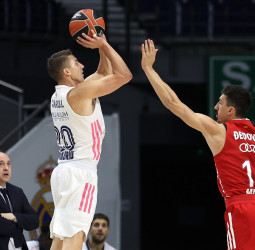 Jaycee Carroll y el Real Madrid no descartan renovar una temporada más