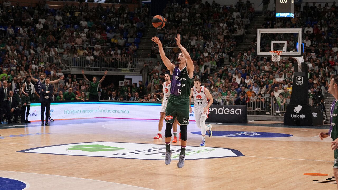 El Unicaja vuela en la segunda parte frente al Surne Bilbao Basket (101-84)