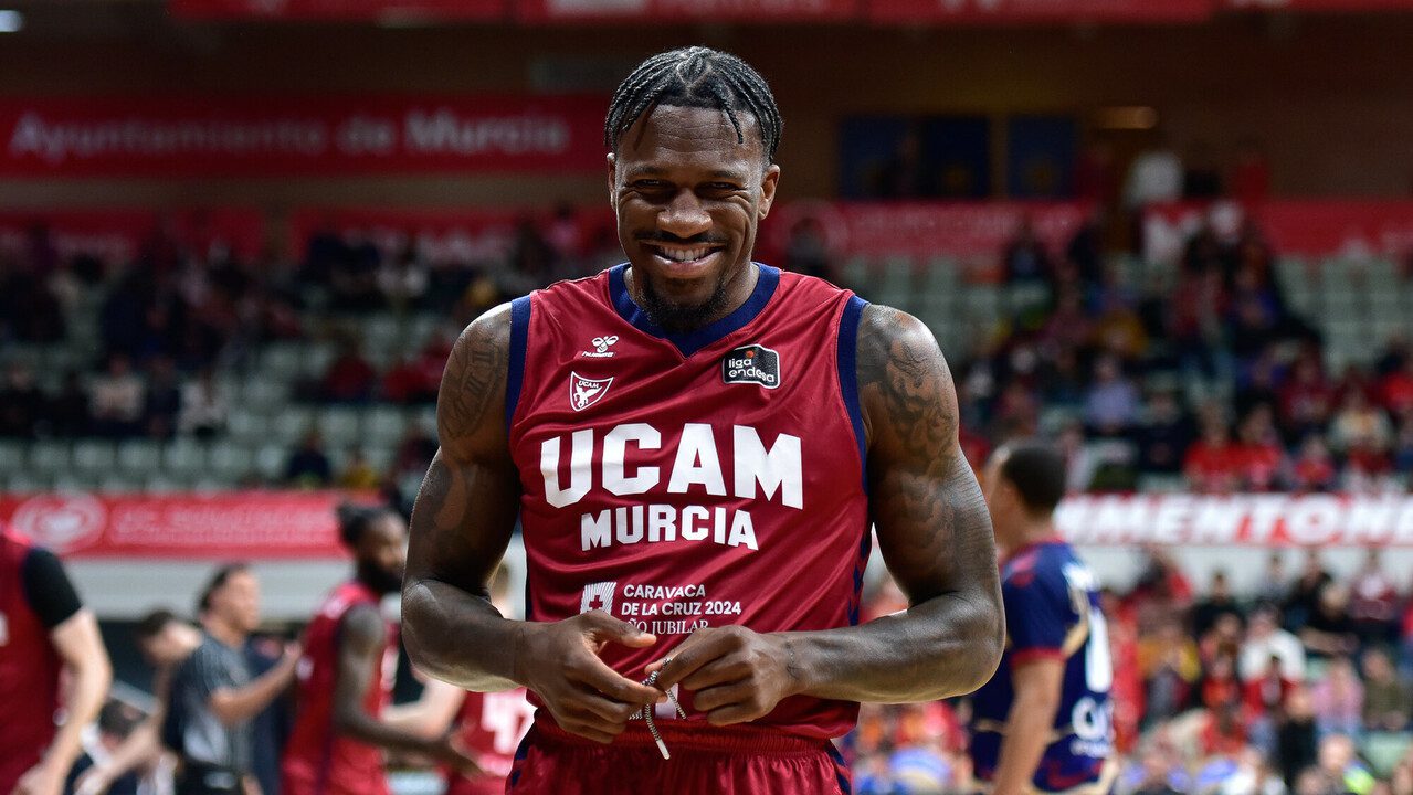 El UCAM Murcia muestra solvencia como local ante el Girona, 81-73