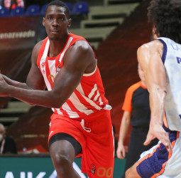 Johnny O'Bryant solicita al Estrella Roja su rescisión de contrato